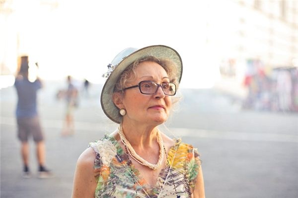 What does it mean to dream of an old lady? What does it mean to dream of an old lady?