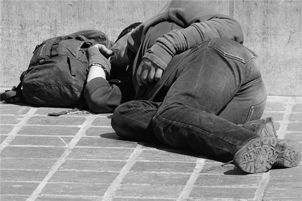 What does it mean to dream of a homeless person? What does it mean to dream of a homeless person?