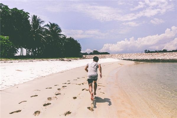 What does it mean to dream of running naked? What does it mean to dream of running naked?