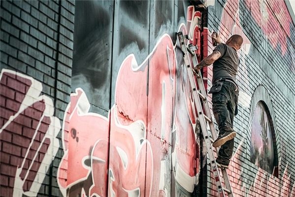 What does it mean to dream of an artist? What does it mean to dream of an artist?