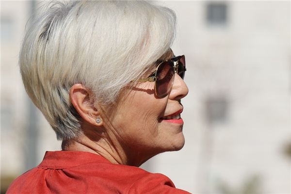 What does it mean to dream of one's deceased mother-in-law? What does it mean to dream of one's deceased mother-in-law?