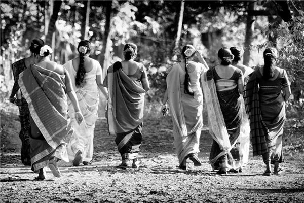 What does it mean to dream of many women? What does it mean to dream of many women?