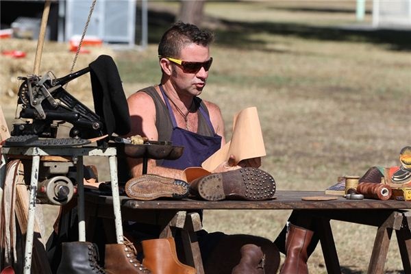 What does it mean to dream of a shoemaker? What does it mean to dream of a shoemaker?