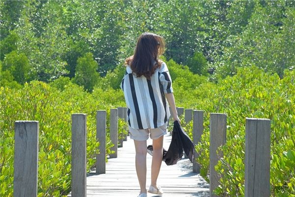 What does it mean to dream about your back?