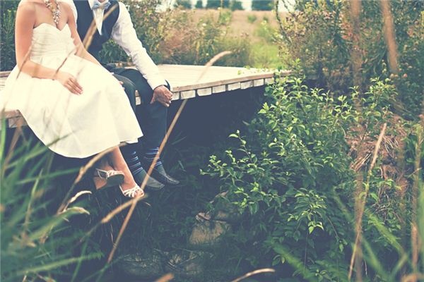 What does it mean to dream of one's deceased wife? What does it mean to dream of one's deceased wife?