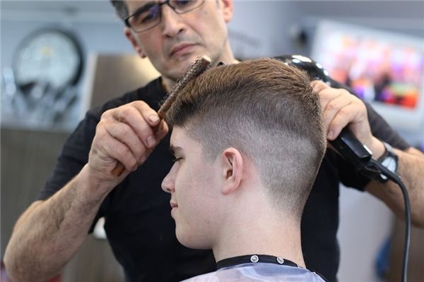 What does it mean to dream of a hairdresser? What does it mean to dream of a hairdresser?