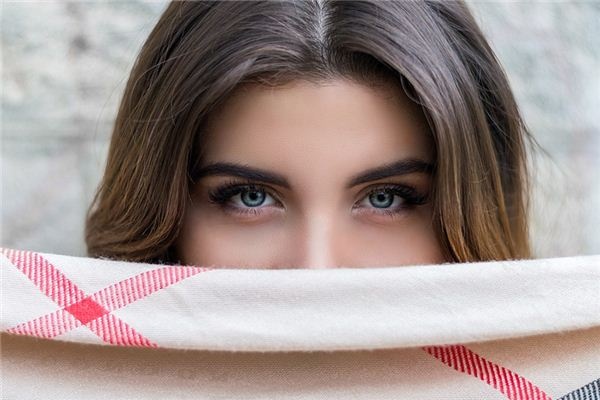 What does it mean to dream of cutting your eyebrows? What does it mean to dream of cutting your eyebrows?
