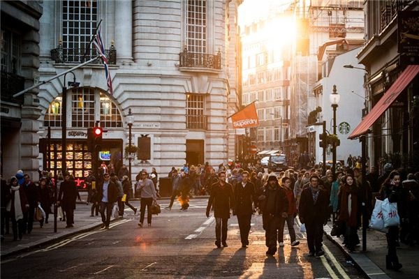 What does it mean to dream of a crowd? What does it mean to dream of a crowd?