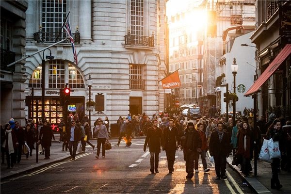 What does it mean to dream of a crowd? What does it mean to dream of a crowd?