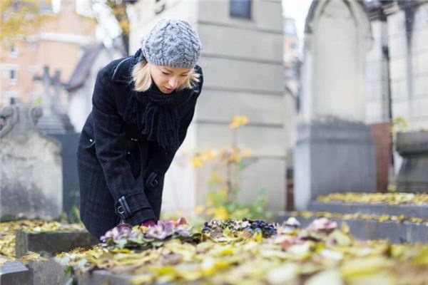 Dreaming of deceased relatives Dreaming of deceased relatives