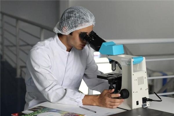 Dreaming of doctors and medical staff
