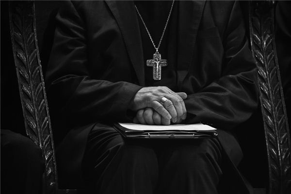 What does it mean to dream of a pastor? What does it mean to dream of a pastor?