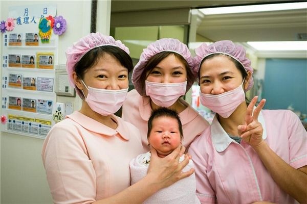 Dreaming of midwives, midwives