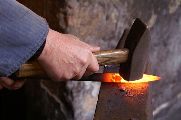 What does it mean to dream of a blacksmith? What does it mean to dream of a blacksmith?