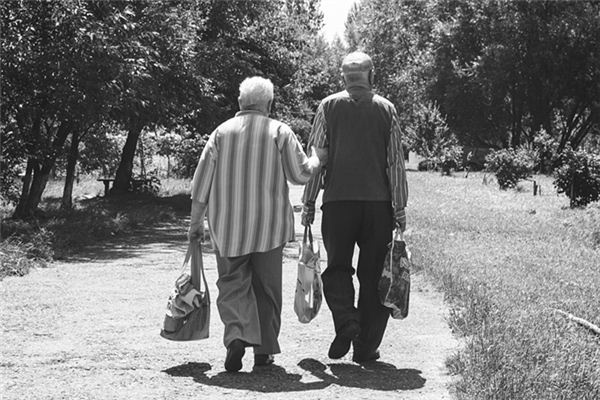 What does it mean to dream of long-lived people? What does it mean to dream of long-lived people?