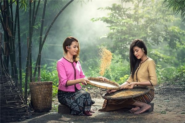 What does it mean to dream of a woman? What does it mean to dream of a woman?