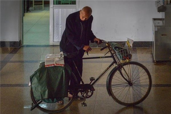 What does it mean to dream of a newspaper deliveryman? What does it mean to dream of a newspaper deliveryman?
