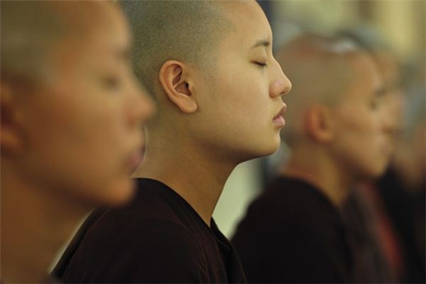 What does it mean to dream of a female nun? What does it mean to dream of a female nun?