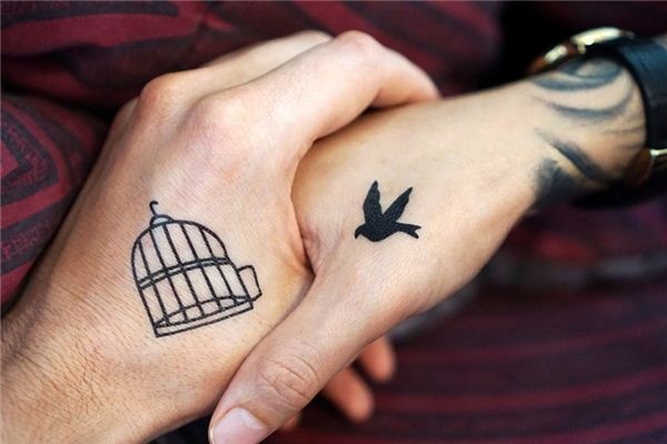 What does it mean to dream about tattoos?
