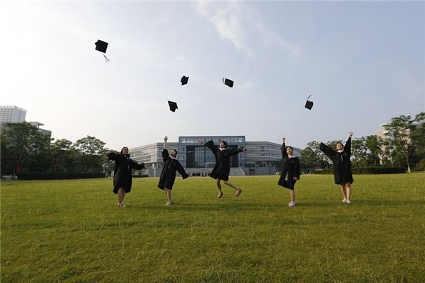 What does it mean to dream about classmates? What does it mean to dream about classmates?