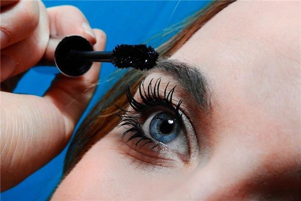 Dreaming of eyelashes