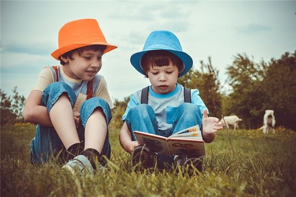 What does it mean to dream about older or younger cousins? What does it mean to dream about older or younger cousins?