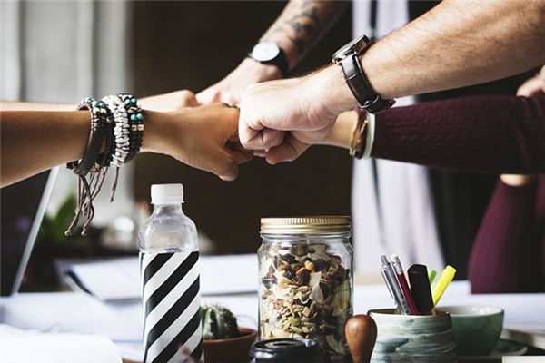 What does it mean to dream about a colleague? What does it mean to dream about a colleague?