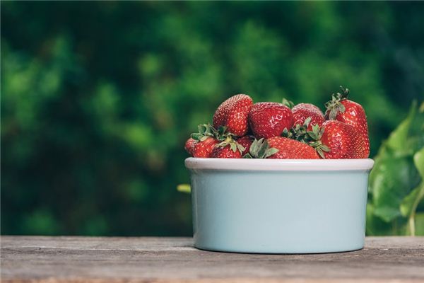 What does it mean to dream of picking strawberries? What does it mean to dream of picking strawberries?
