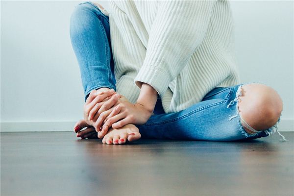 What does it mean to dream of ripped pants? What does it mean to dream of ripped pants?