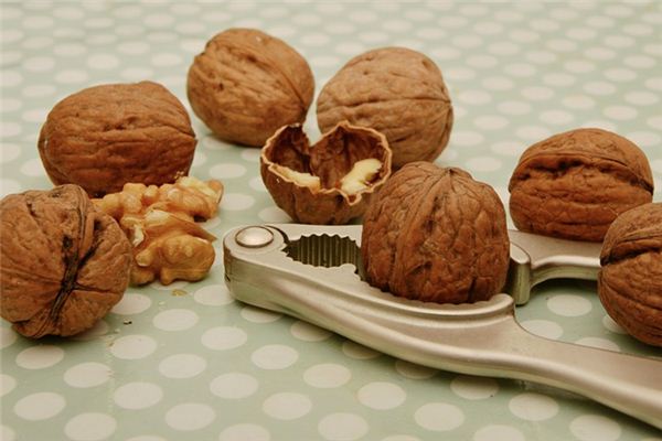 What does it mean to dream of walnuts? What does it mean to dream of walnuts?