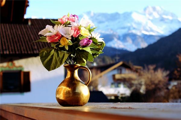 What does it mean to dream of artificial flowers? What does it mean to dream of artificial flowers?