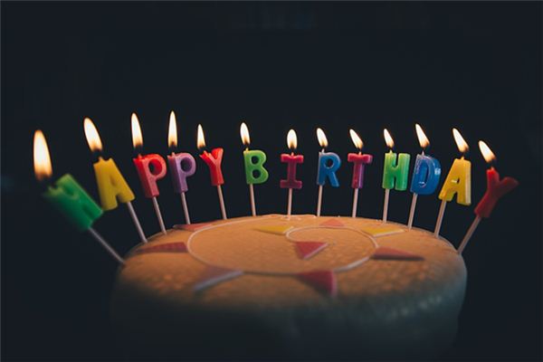 What does it mean to dream of a birthday cake? What does it mean to dream of a birthday cake?