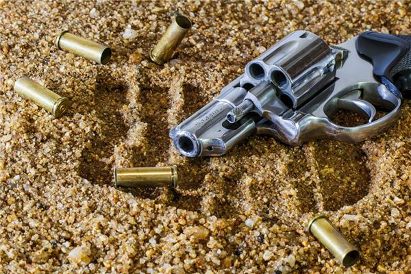 What does it mean to dream of a pistol? What does it mean to dream of a pistol?