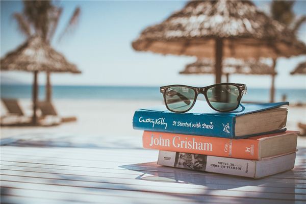 What does it mean to dream about books?