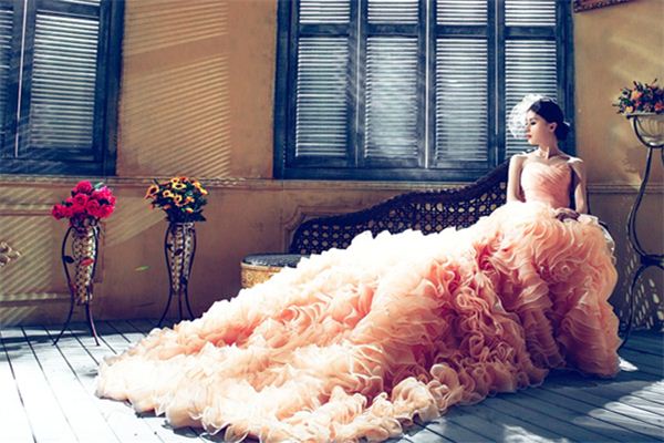 What does it mean to dream of an evening gown? What does it mean to dream of an evening gown?