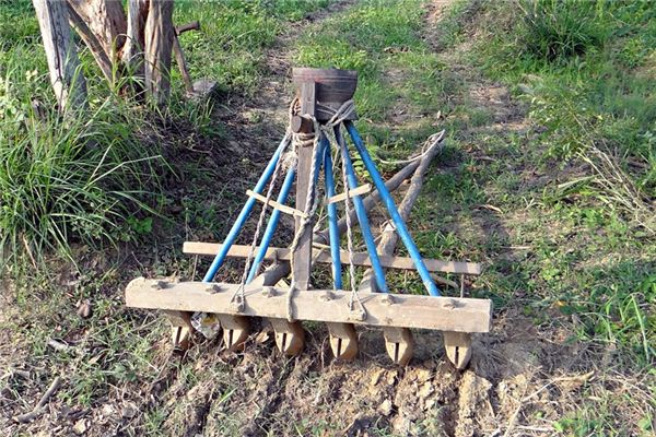 What does it mean to dream about farm tools? What does it mean to dream about farm tools?