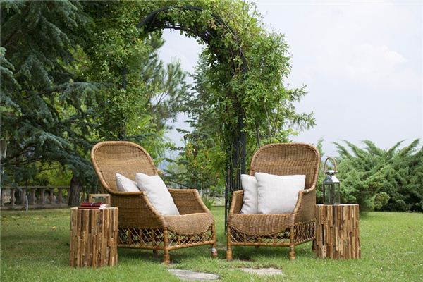 What does it mean to dream of an armchair? What does it mean to dream of an armchair?