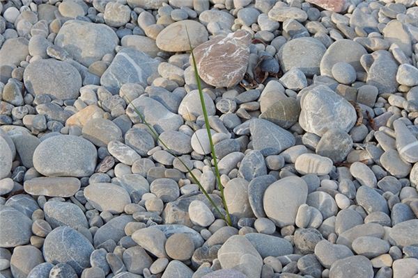What does it mean to dream of sand and stones? What does it mean to dream of sand and stones?