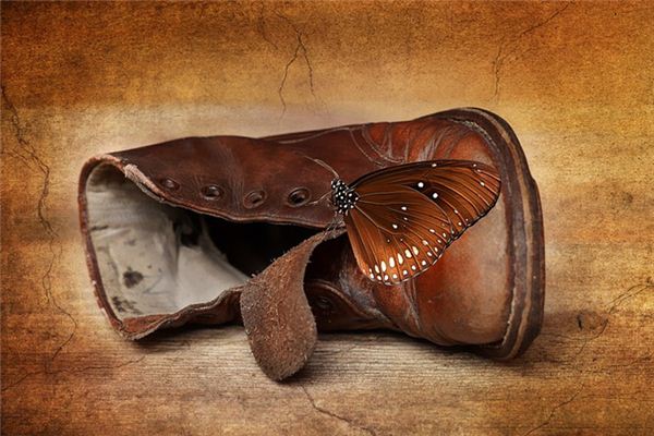 What does it mean to dream of worn-out shoes? What does it mean to dream of worn-out shoes?