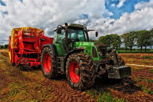 What does it mean to dream of a tractor? What does it mean to dream of a tractor?
