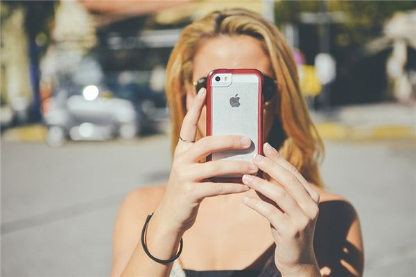 What does it mean to dream about a cell phone? What does it mean to dream about a cell phone?