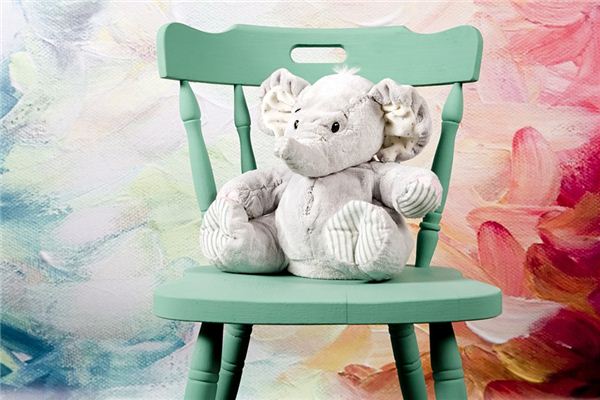 What does it mean to dream of a lucky charm?