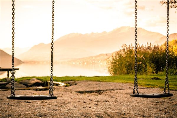 What does it mean to dream of a swing? What does it mean to dream of a swing?