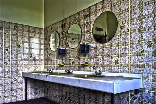 What does it mean to dream of a mirror? What does it mean to dream of a mirror?