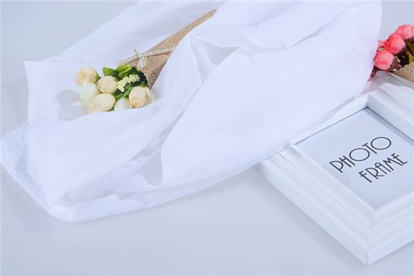 What does it mean to dream of white cloth?