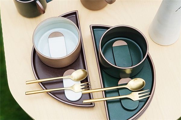 What does it mean to dream about tableware? What does it mean to dream about tableware?