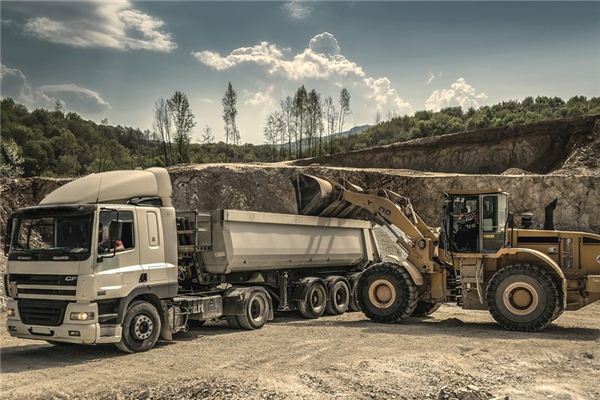 What does it mean to dream of a heavy truck? What does it mean to dream of a heavy truck?