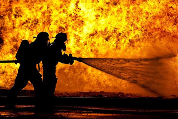 What does it mean to dream of a raging fire? What does it mean to dream of a raging fire?