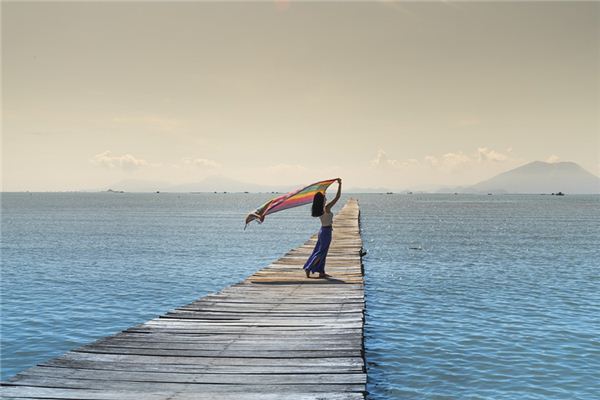What does it mean to dream of a shawl? What does it mean to dream of a shawl?