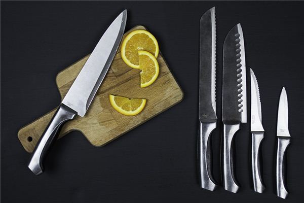 What does it mean to dream of a kitchen knife? What does it mean to dream of a kitchen knife?